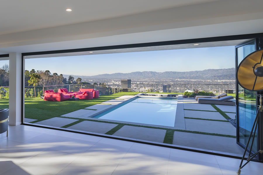 Los Angeles Pool Builders and Pool Designer